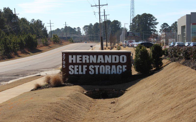 Hernando self storage sign
